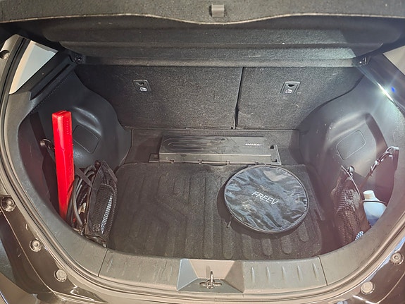 Nissan Leaf 14 of 21