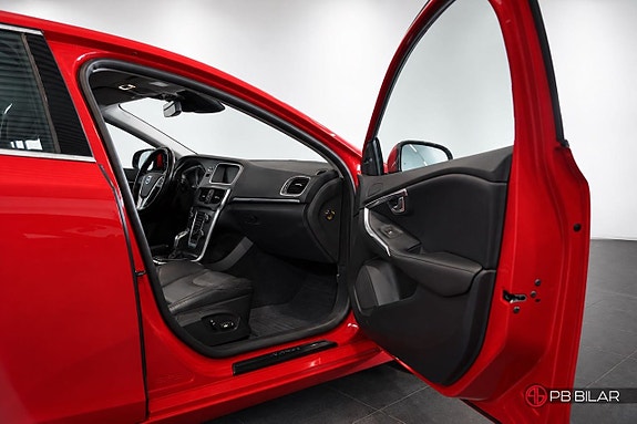 Volvo V40 13 of 26