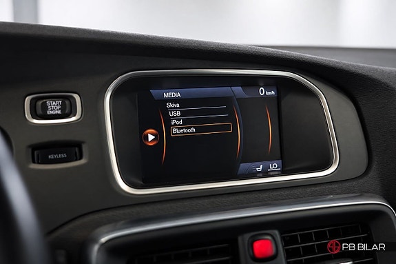 Volvo V40 21 of 26