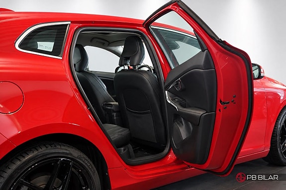 Volvo V40 16 of 26
