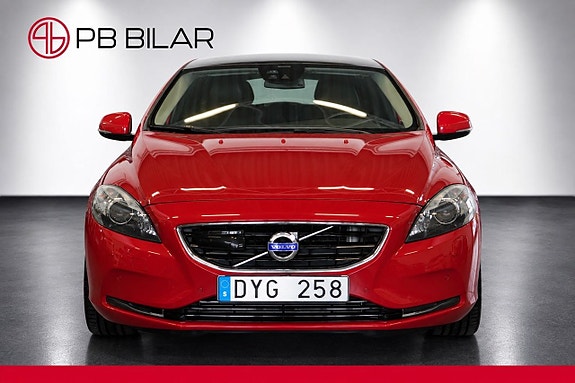 Volvo V40 4 of 26