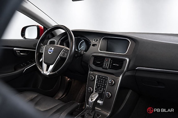 Volvo V40 18 of 26