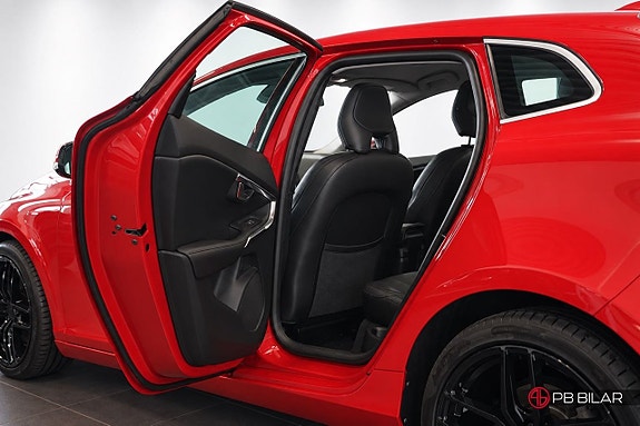 Volvo V40 12 of 26