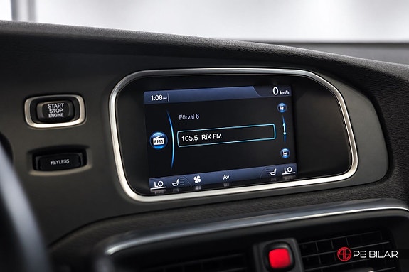 Volvo V40 22 of 26