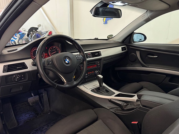BMW 325i 11 of 25