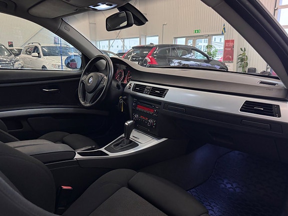 BMW 325i 12 of 25