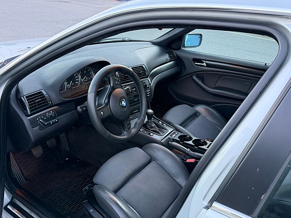 BMW 320i 6 of 7