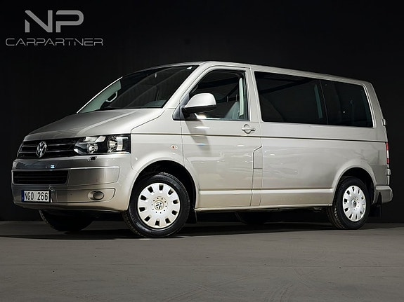 Volkswagen Caravelle 2 of 18