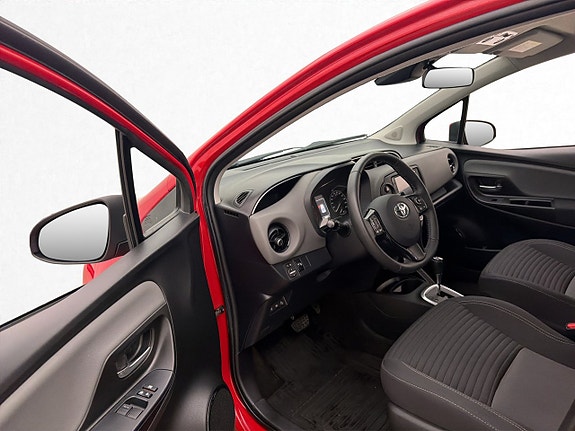 Toyota Yaris 8 of 21