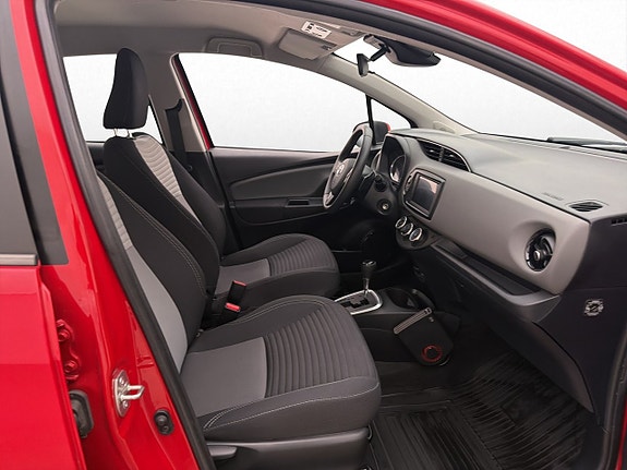 Toyota Yaris 11 of 21
