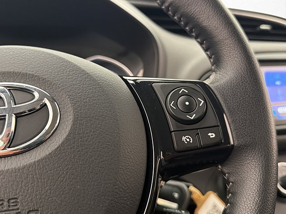Toyota Yaris 16 of 21