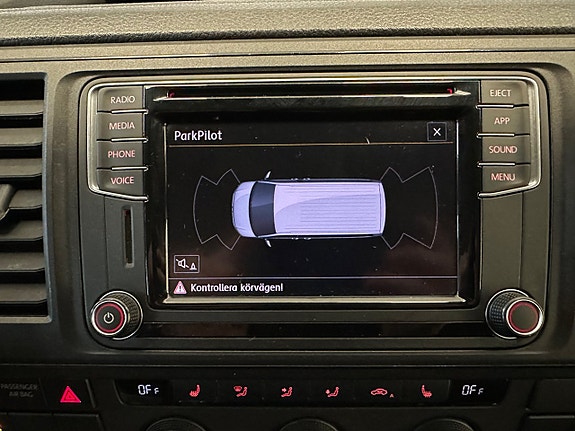 Volkswagen Caravelle 25 of 28