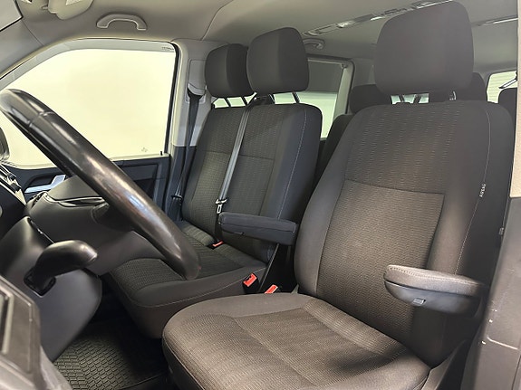Volkswagen Caravelle 13 of 28