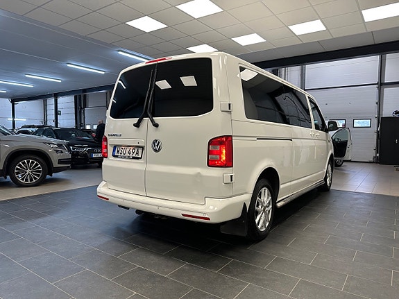 Volkswagen Caravelle 9 of 28