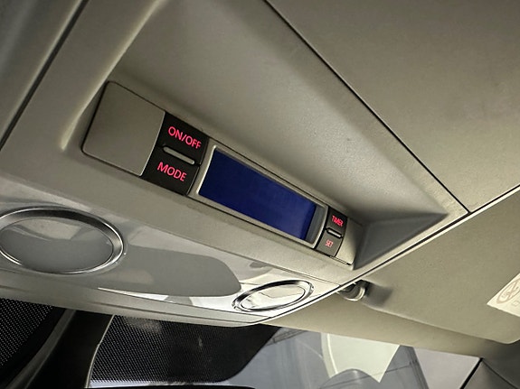 Volkswagen Caravelle 26 of 28