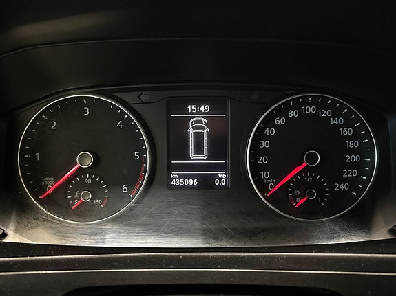 Volkswagen Caravelle 19 of 28