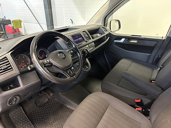 Volkswagen Caravelle 11 of 28