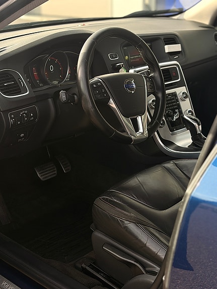 Volvo V60 4 of 6