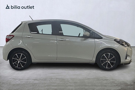 Toyota Yaris 5 of 23