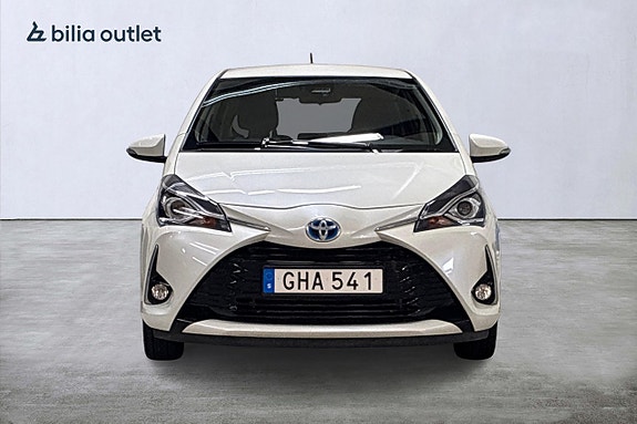 Toyota Yaris 3 of 23