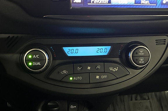 Toyota Yaris 23 of 23