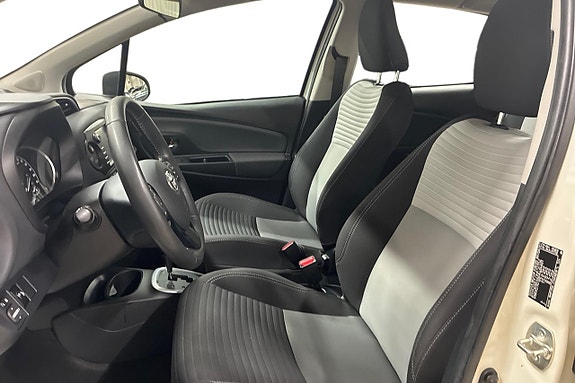 Toyota Yaris 13 of 23