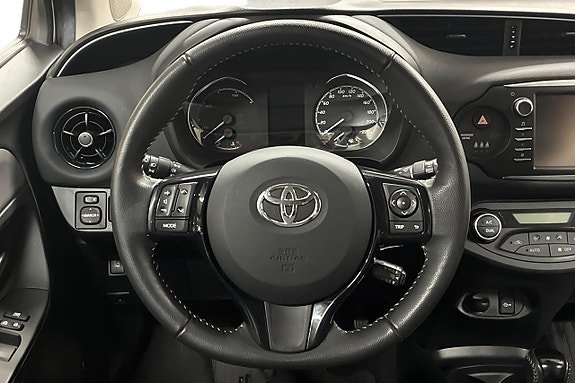 Toyota Yaris 16 of 23