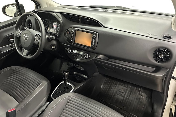 Toyota Yaris 15 of 23