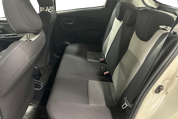 Toyota Yaris 14 of 23