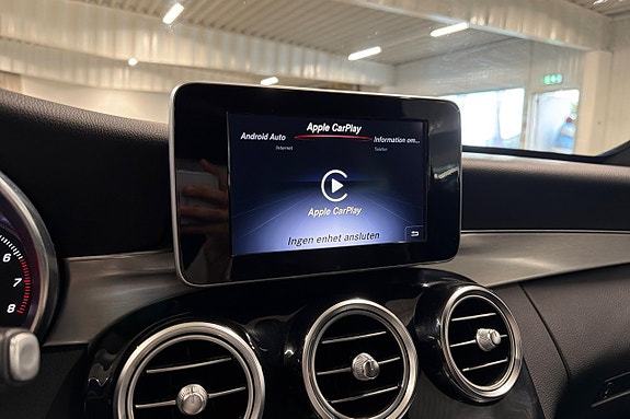 Mercedes-Benz C200 21 of 26