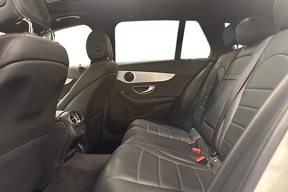 Mercedes-Benz C200 14 of 26