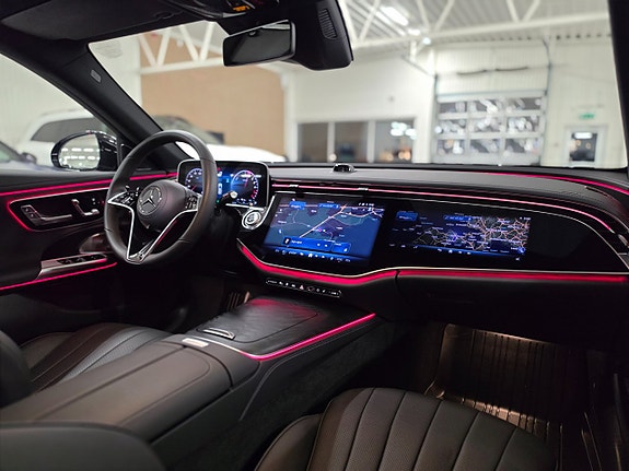 Mercedes-Benz E300 de 13 of 30