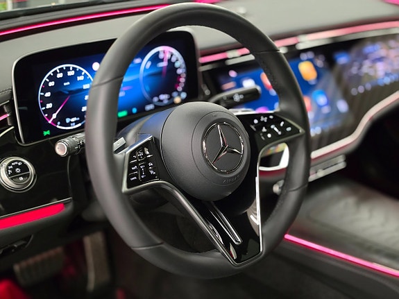 Mercedes-Benz E300 de 18 of 30