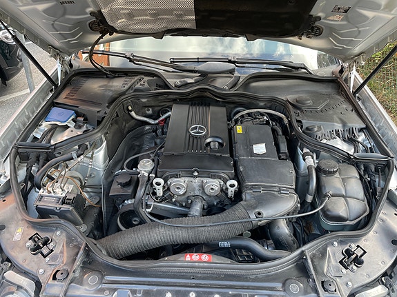Mercedes-Benz E200 5 of 14