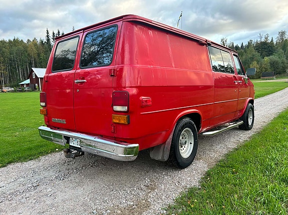 Chevrolet G20 3 of 6