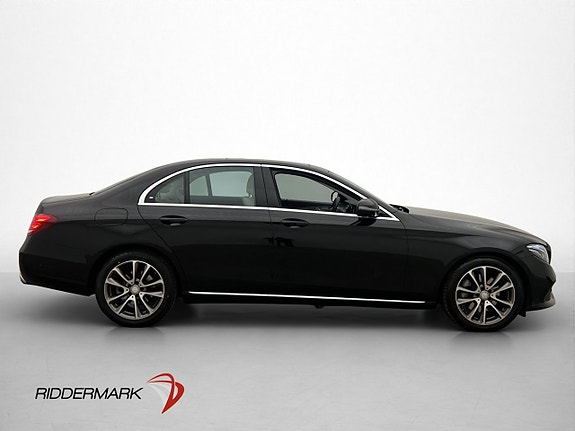 Mercedes-Benz E220 9 of 29