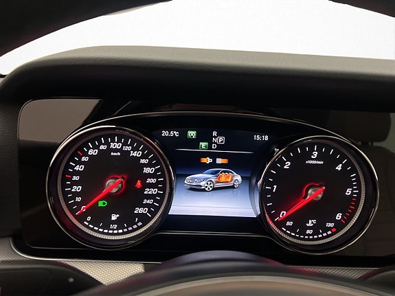 Mercedes-Benz E220 15 of 29