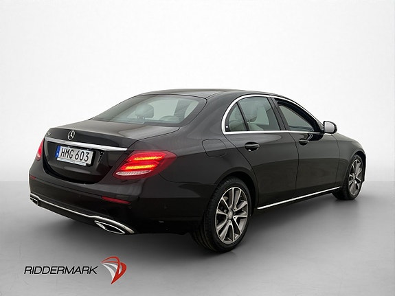 Mercedes-Benz E220 8 of 29