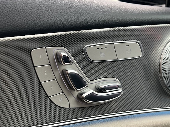 Mercedes-Benz E220 17 of 29