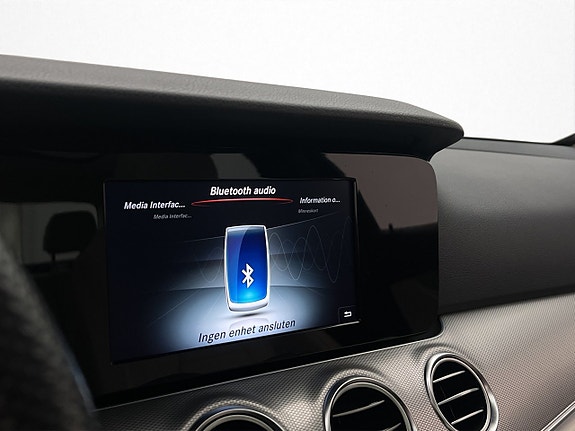 Mercedes-Benz E220 23 of 29