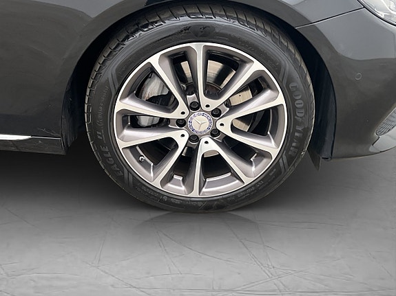 Mercedes-Benz E220 29 of 29
