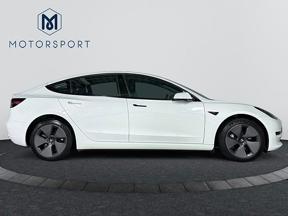 Tesla Model 3 8 of 20