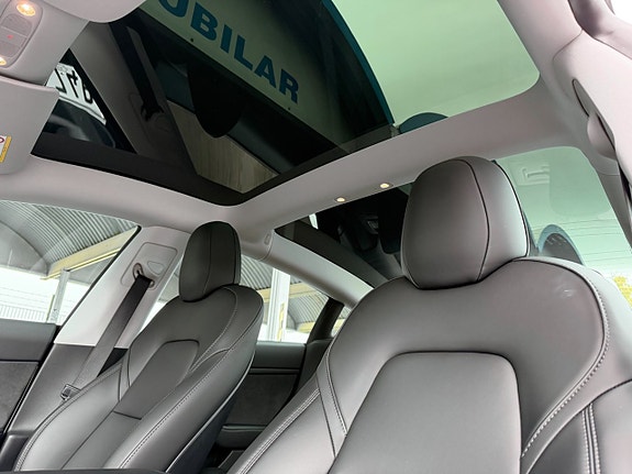 Tesla Model 3 18 of 20