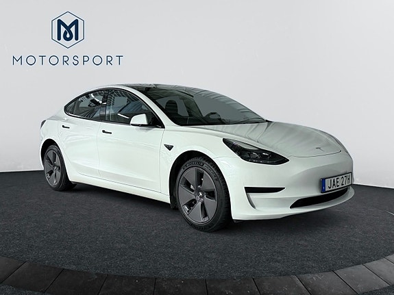 Tesla Model 3 9 of 20