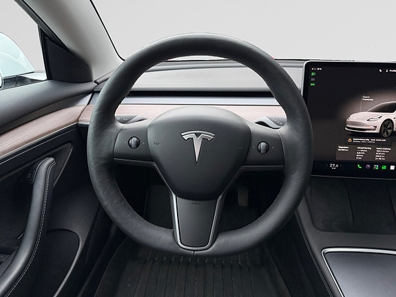Tesla Model 3 13 of 20