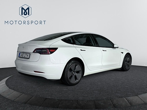 Tesla Model 3 7 of 20