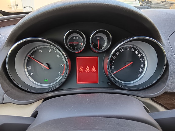 Opel Insignia 4 of 8