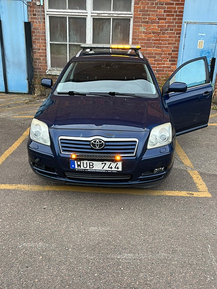 Toyota Avensis 3 of 4