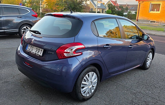 Peugeot 208 7 of 14