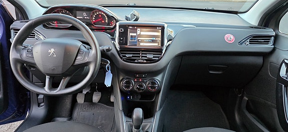 Peugeot 208 13 of 14